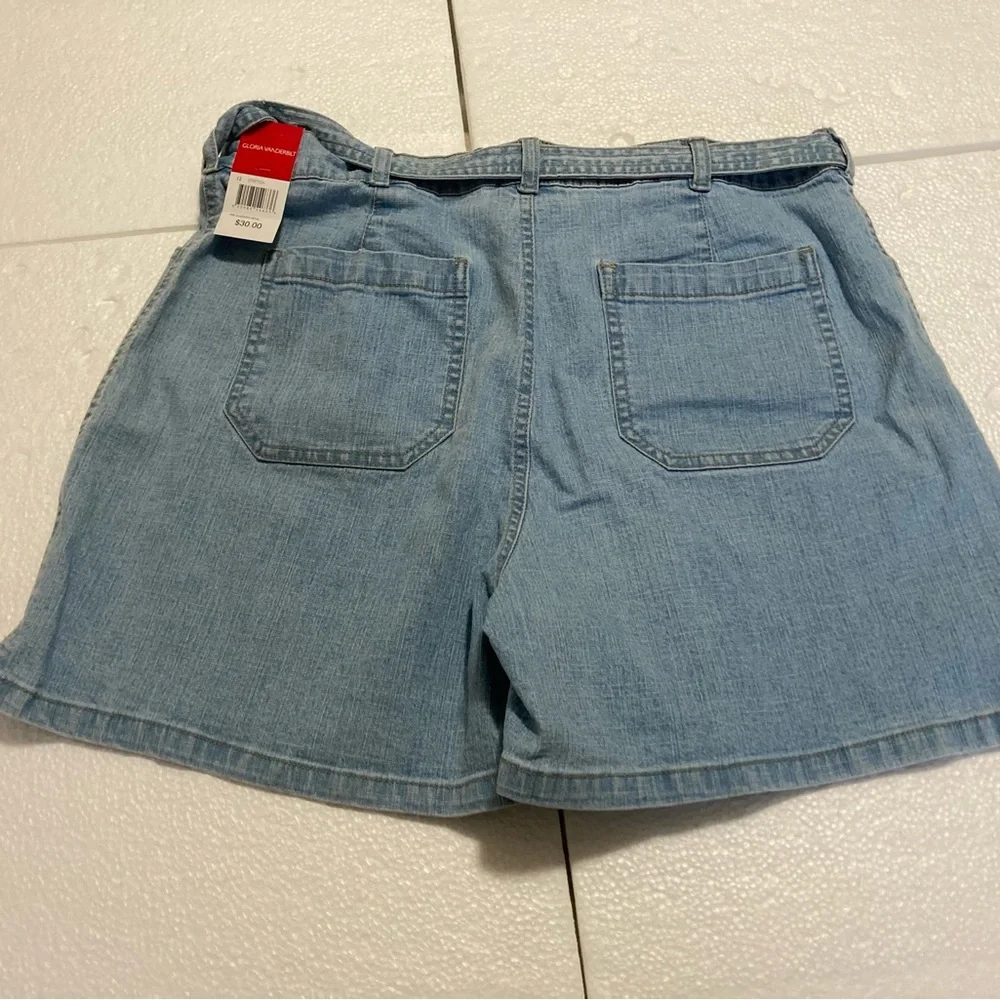Gloria Vanderbilt women jean shorts Size 12 NWT - Picture 2 of 10